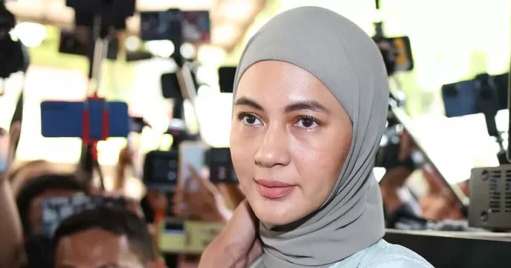 Paula-Verhoeven-Pamit-ke-Anak-Anaknya-Sebelum-ke-Belanda-Rencana-Pergi-Bertiga-Gagal